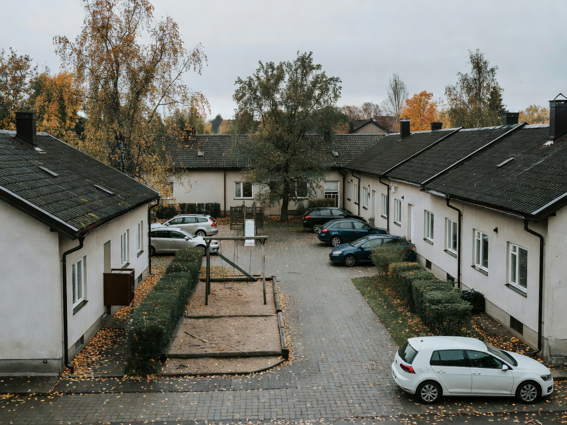 Rivitaloyhtiön piha ja katot